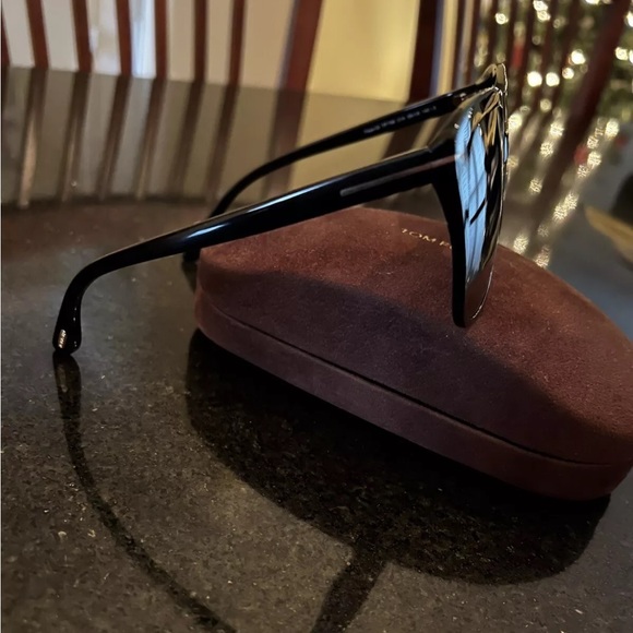 Tom Ford ‘Faye’ Sunglasses - Picture 5 of 15